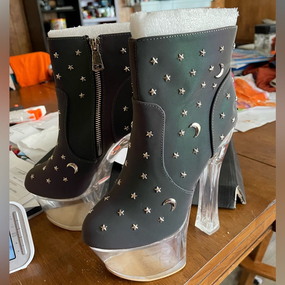 NIB Dolls Kill Golden Bulls Reflective Colima Clear Platform Boots Size US 7.5